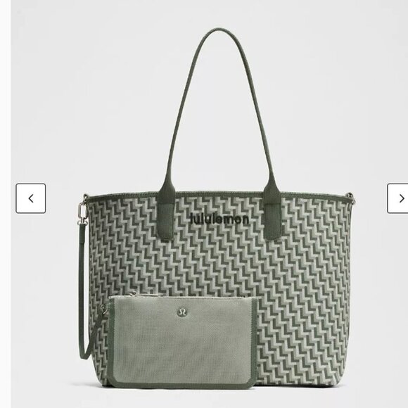 NWT Authentic Lululemon Classic Tote Bag 18L Eucalyptus Grey/Jade Grey - Picture 1 of 7